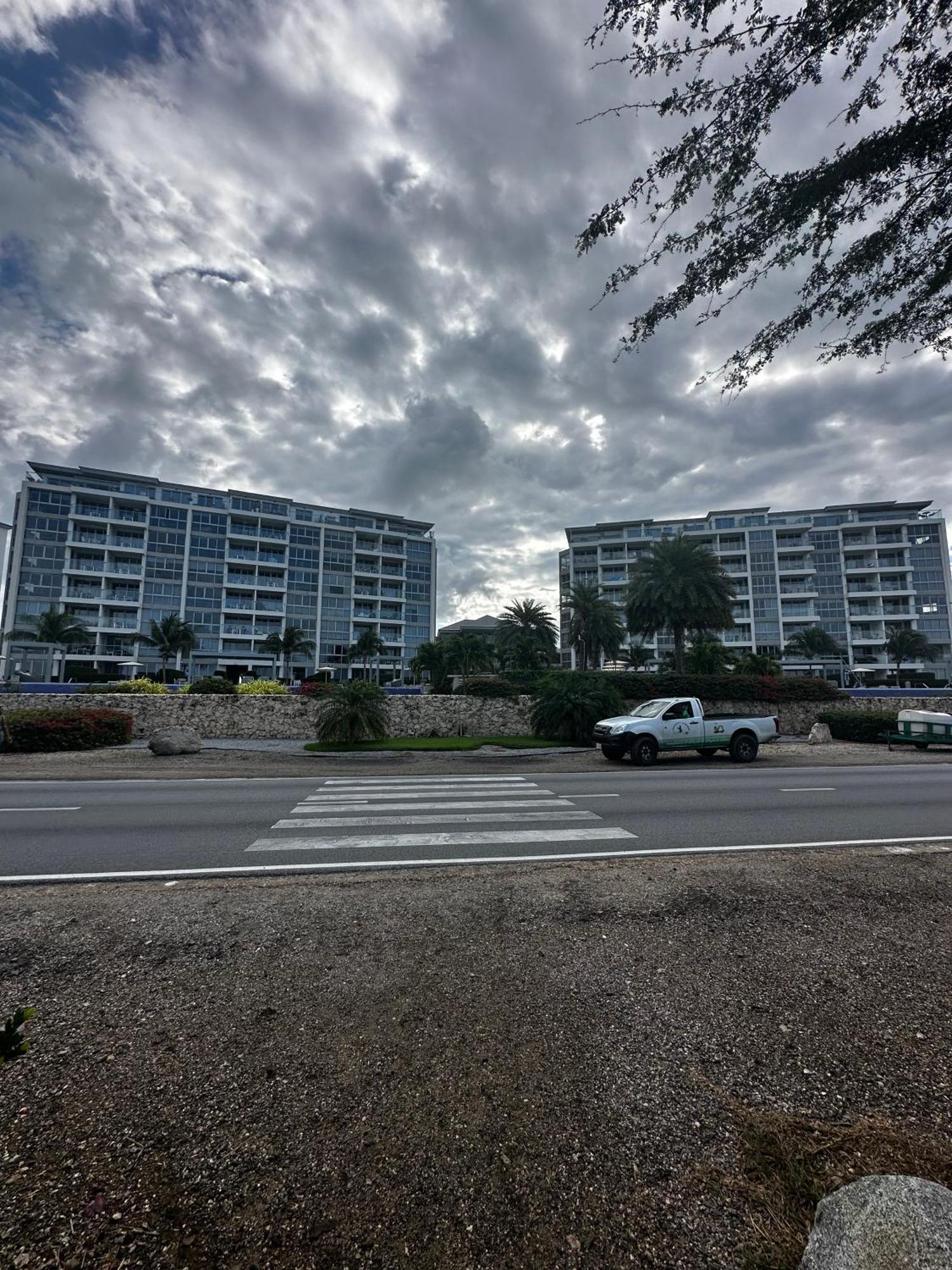 Breath Taking Beach Front Views Condo Eagle Beach Palm Beach Eksteriør bilde